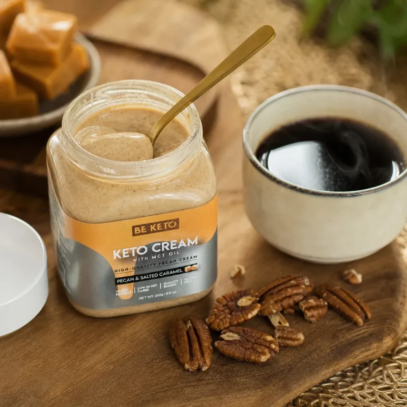 Keto Creme – Pekannuss & Gesalzenes Karamell 250g – Lifestyle 2 Keto Creme – Pekannuss & Gesalzenes Karamell 250g