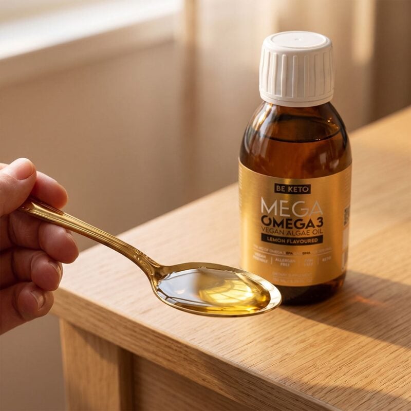 Mega-Omega-3-lifestyle-2.jpg MEGA Omega 3 Vegan – Algenöl Zitrone 150ml